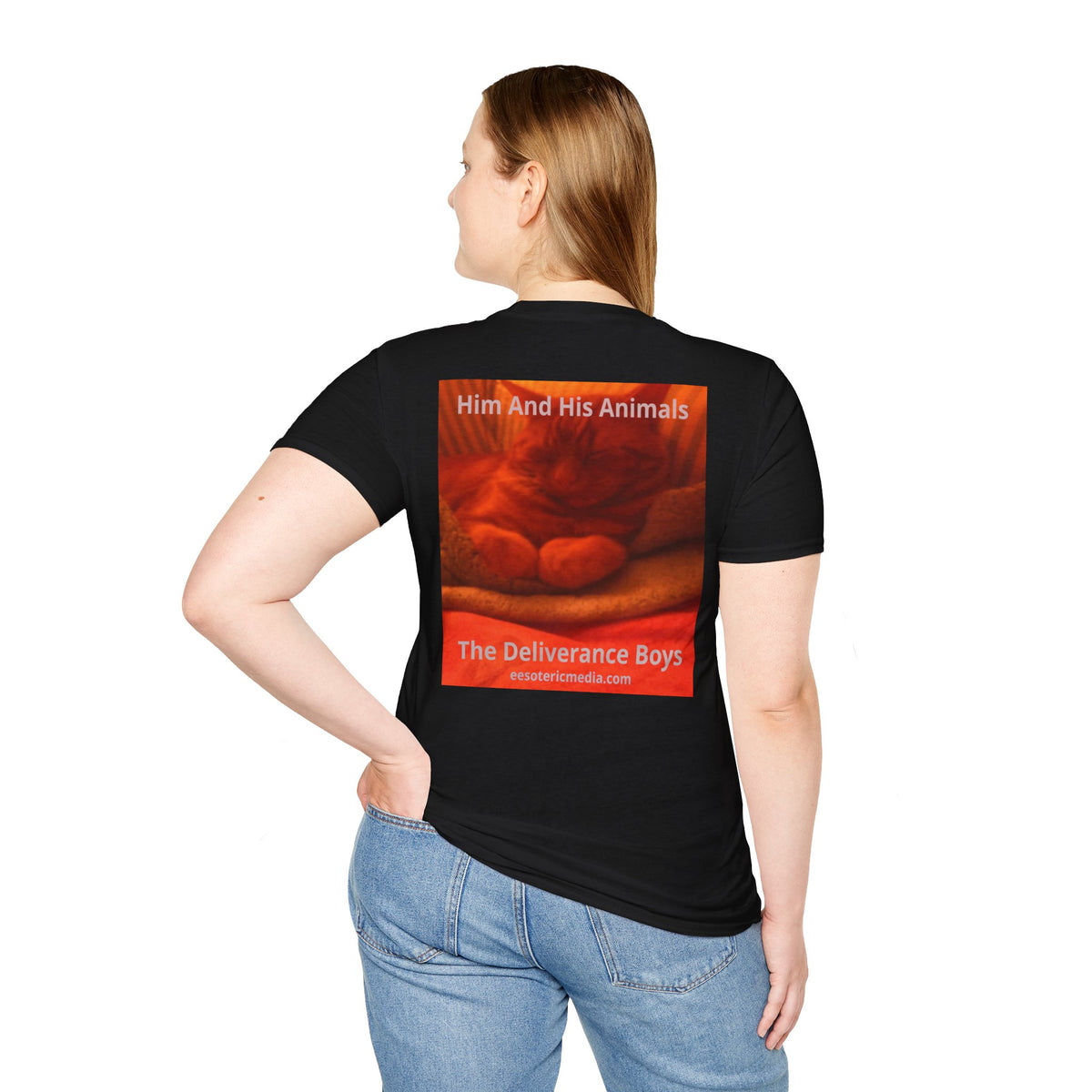 'Him And His Animals' (The Deliverance Boys) Camiseta Softstyle Gráfica de Gato Surrealista