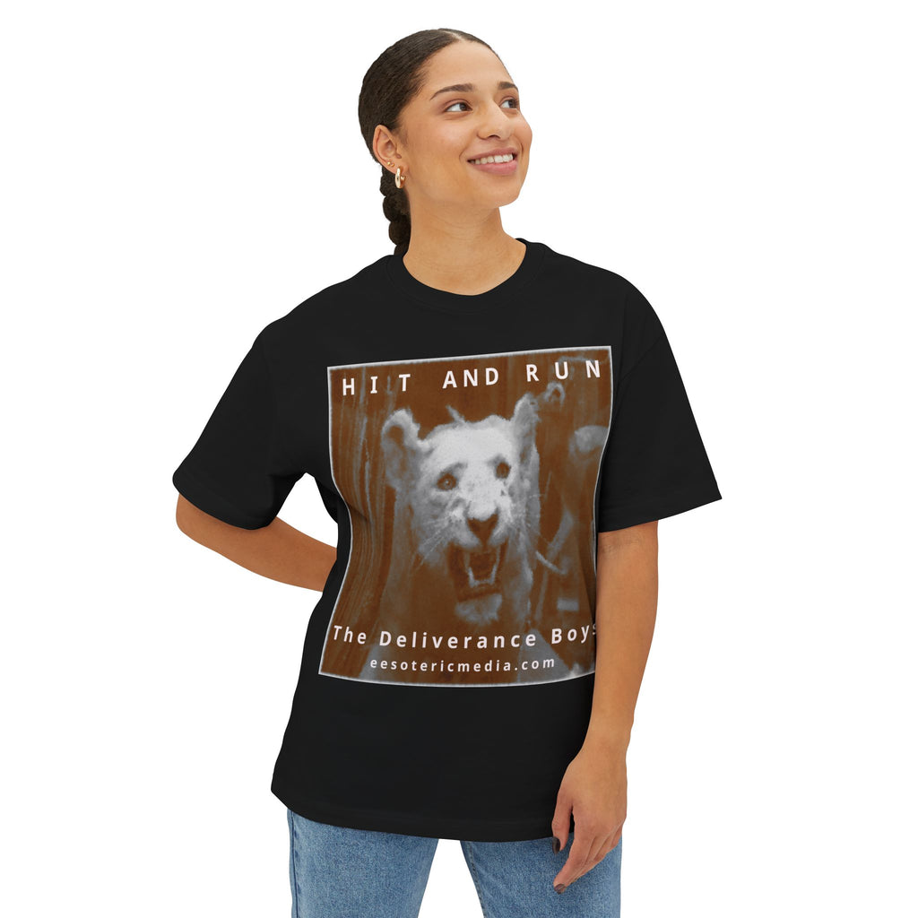 „Hit and Run" (The Deliverance Boys) White Lion Graphic Oversize Boxy T-Shirt
