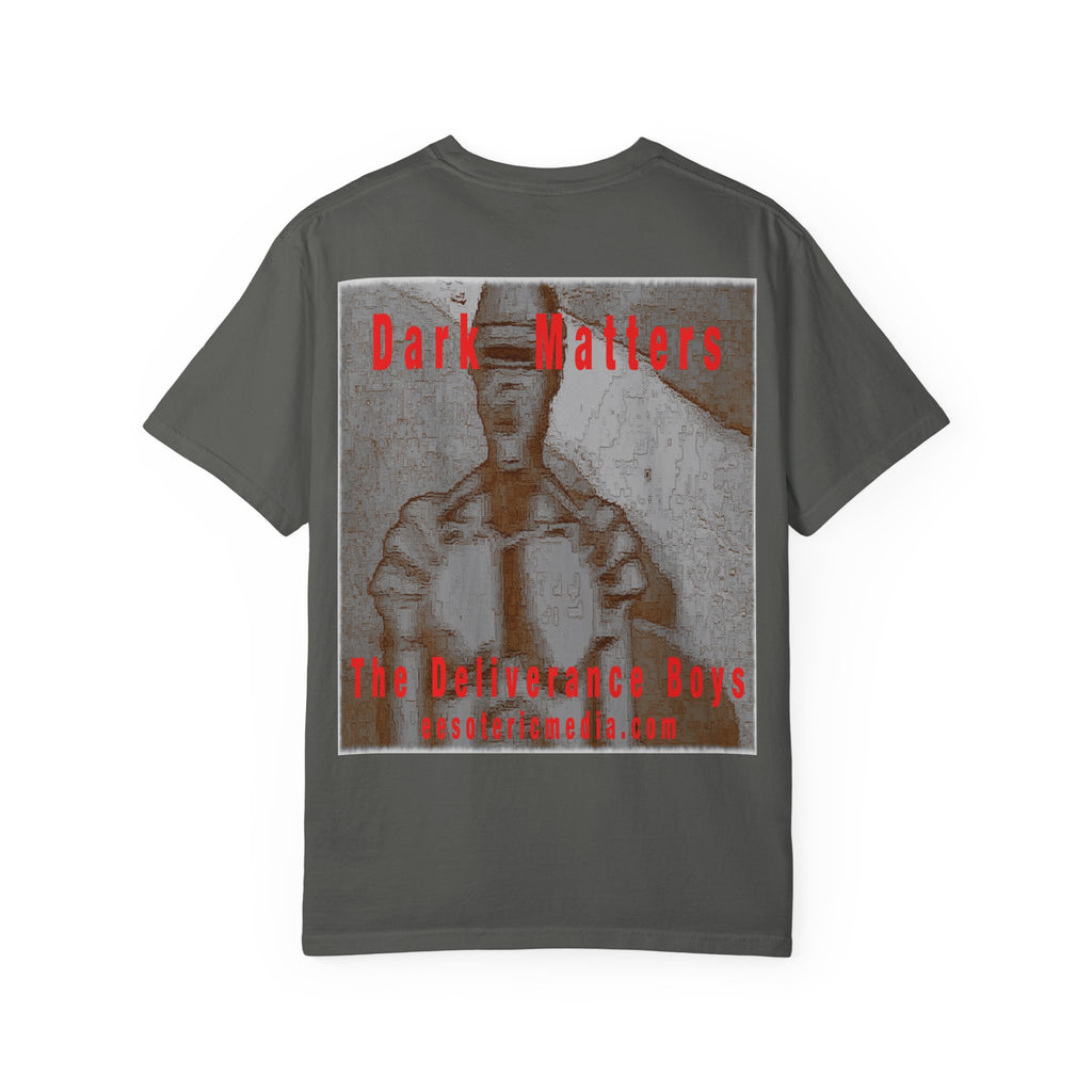 'Dark Matters' (The Deliverance Boys) Vintage Retro Sc-fi Robotic Graphic Classic Fit T-Shirt