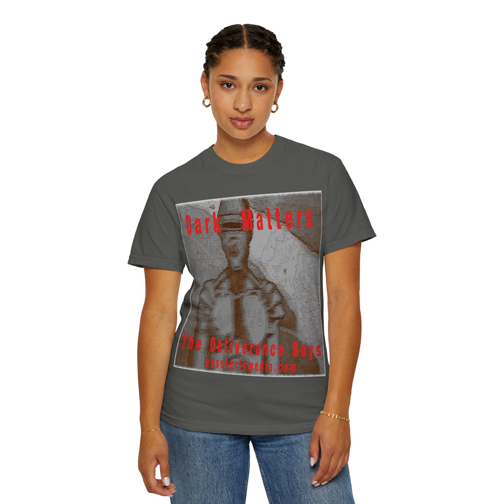 'Dark Matters' (The Deliverance Boys) Vintage Retro Sc-fi Robotic Graphic Classic Fit T-Shirt