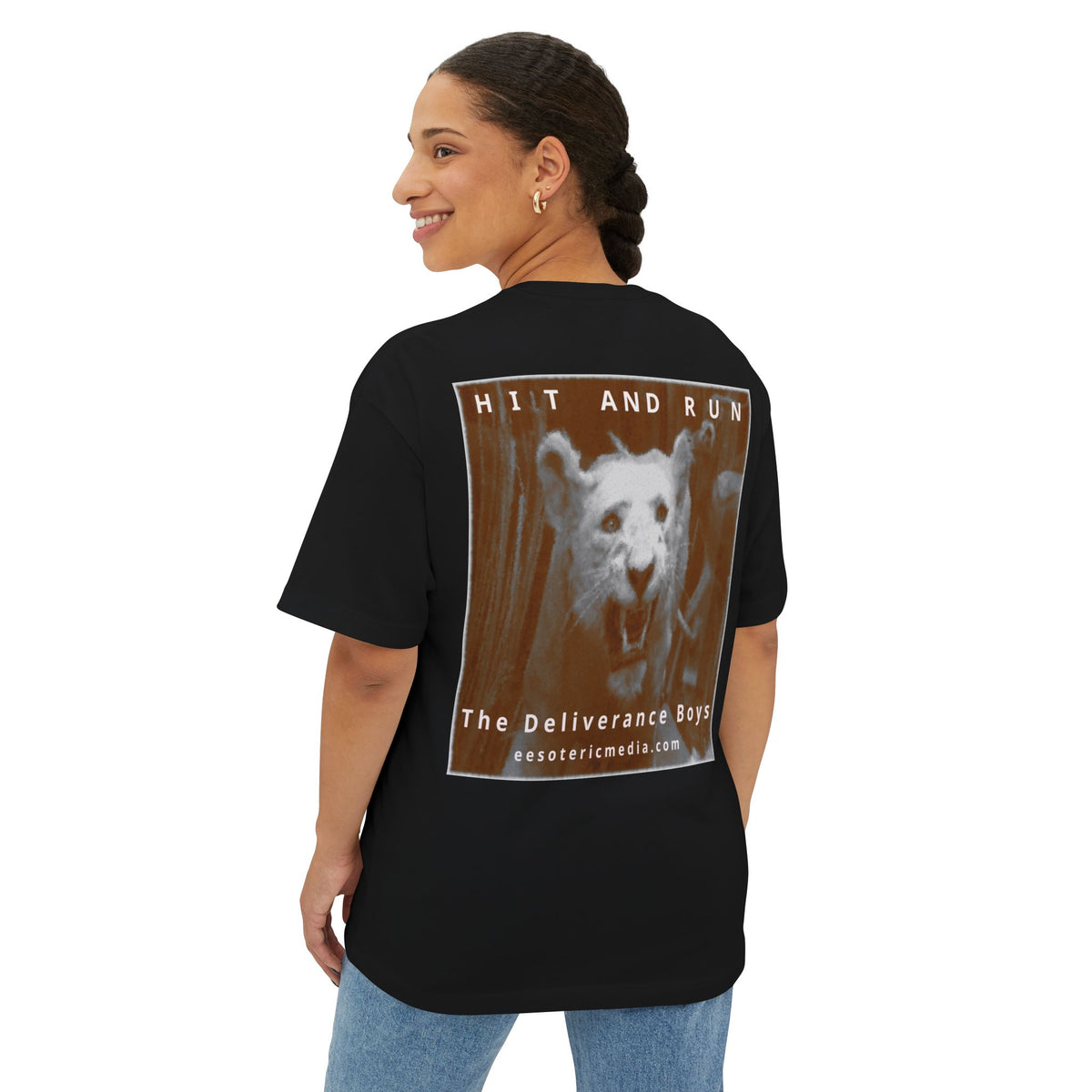 „Hit and Run" (The Deliverance Boys) White Lion Graphic Oversize Boxy T-Shirt