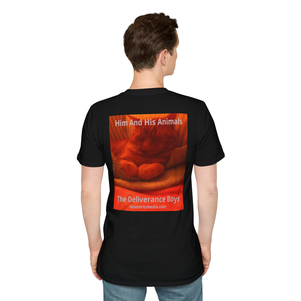 'Him And His Animals' (The Deliverance Boys) Camiseta Softstyle Gráfica de Gato Surrealista