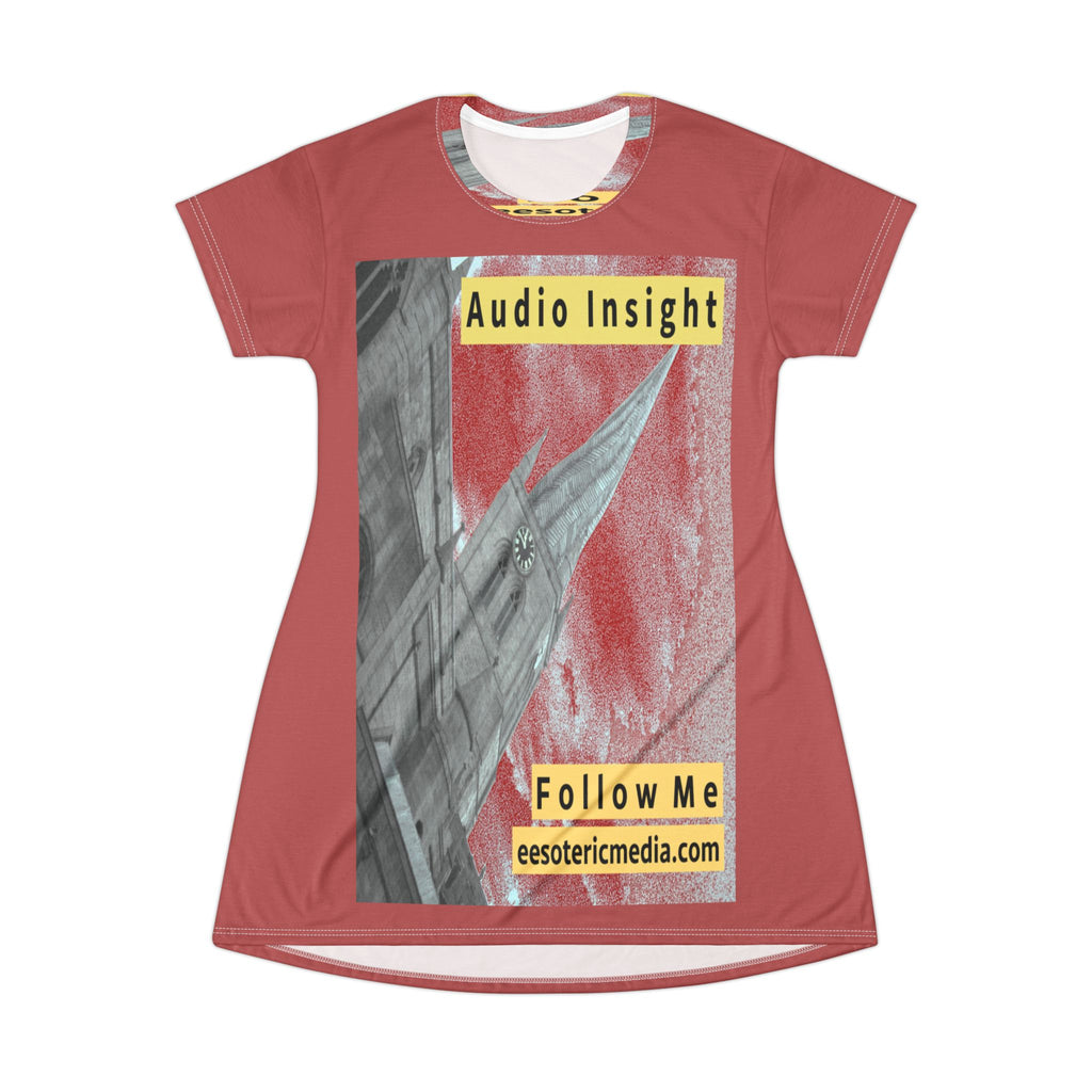 „Follow Me" (Audio Insight) T-Shirt-Kleid mit verwittertem, raketenförmigem Turm-Design