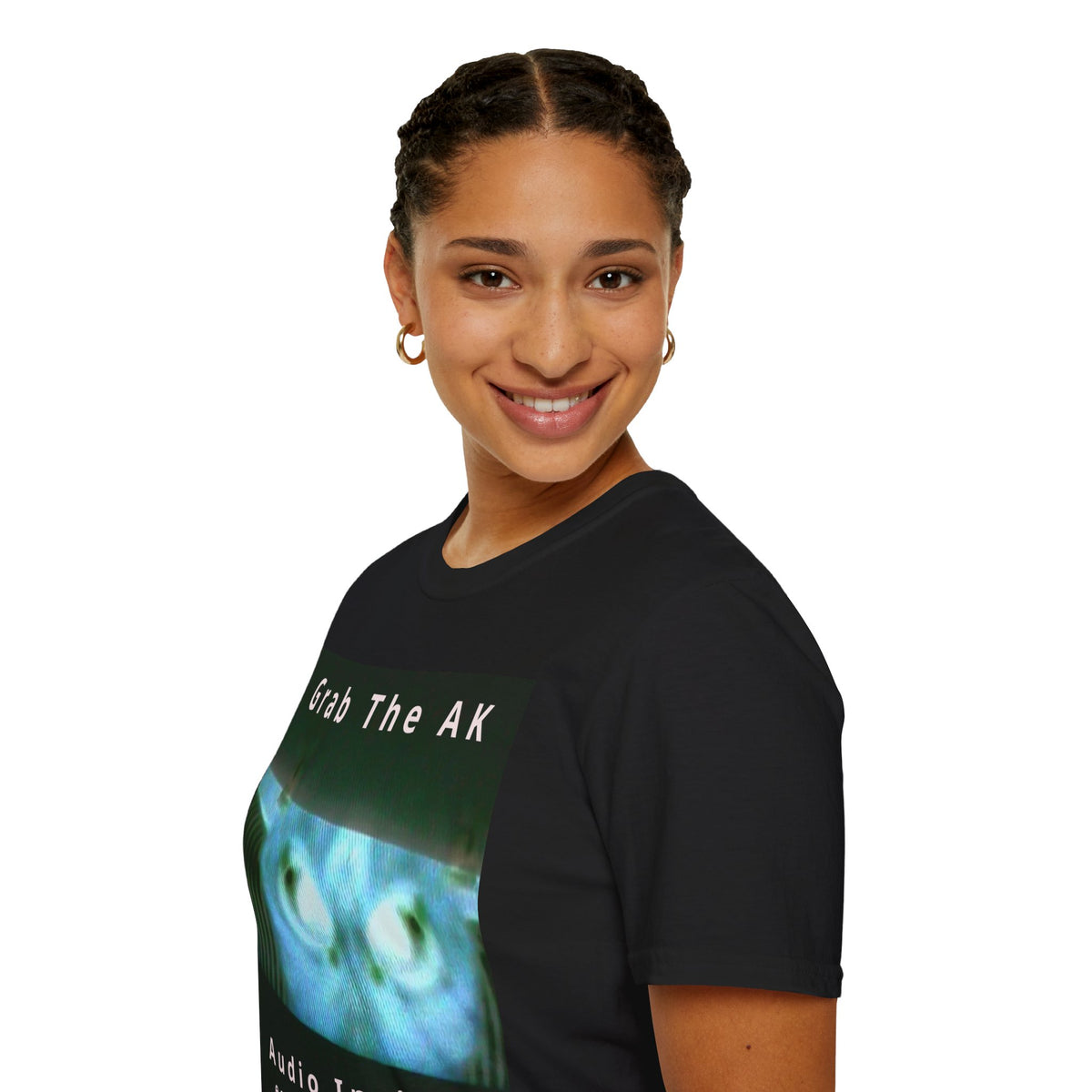 'Grab The AK' (Audio Insight) Camiseta Softstyle Gráfica de Ser Digital Surrealista Siniestra