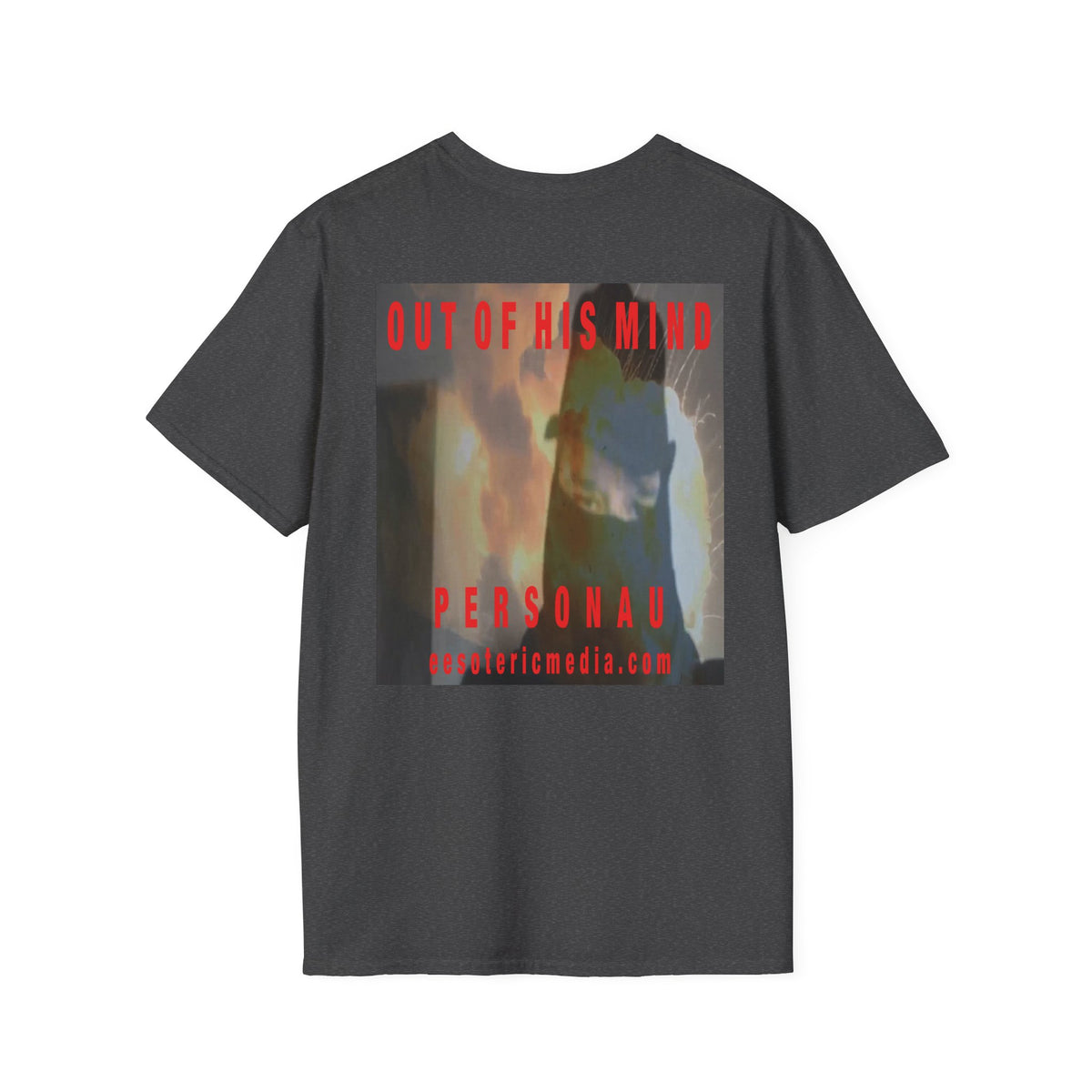 T-shirt graphique « Out Of His Mind » (PersonaU) de la milice dangereuse, style doux