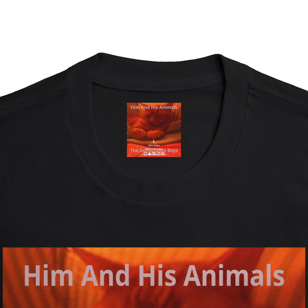 'Him And His Animals' (The Deliverance Boys) シュールな猫グラフィック クラシックフィットTシャツ