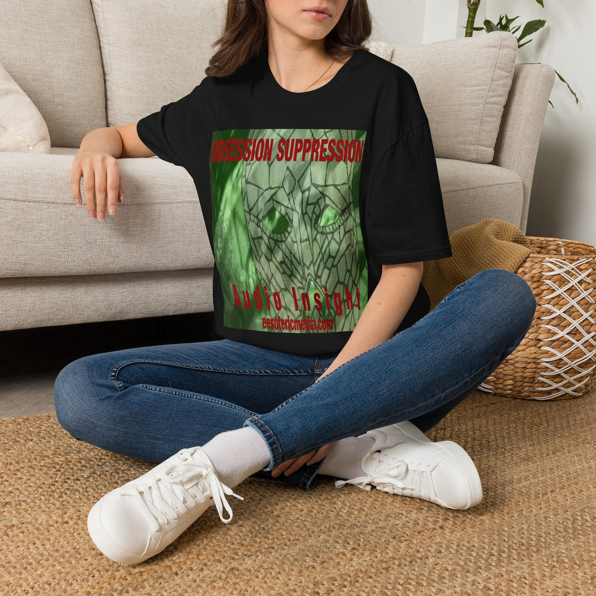 'Obsession Suppression' (Audio Insight) レトロSFスカル グラフィック ソフトスタイル Tシャツ