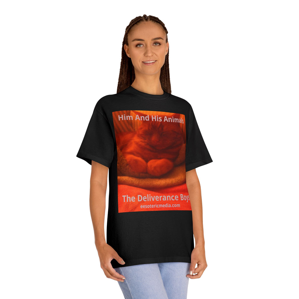 'Him And His Animals' (The Deliverance Boys) シュールな猫グラフィック クラシックフィットTシャツ