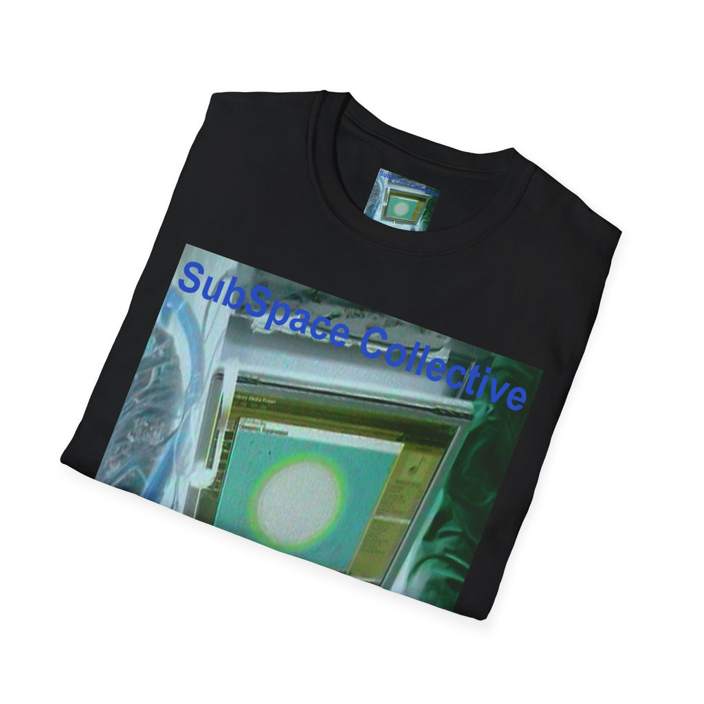 „Connecting To SubSpace" (SubSpace Collective) Softstyle Retro-Sci-Fi-T-Shirt