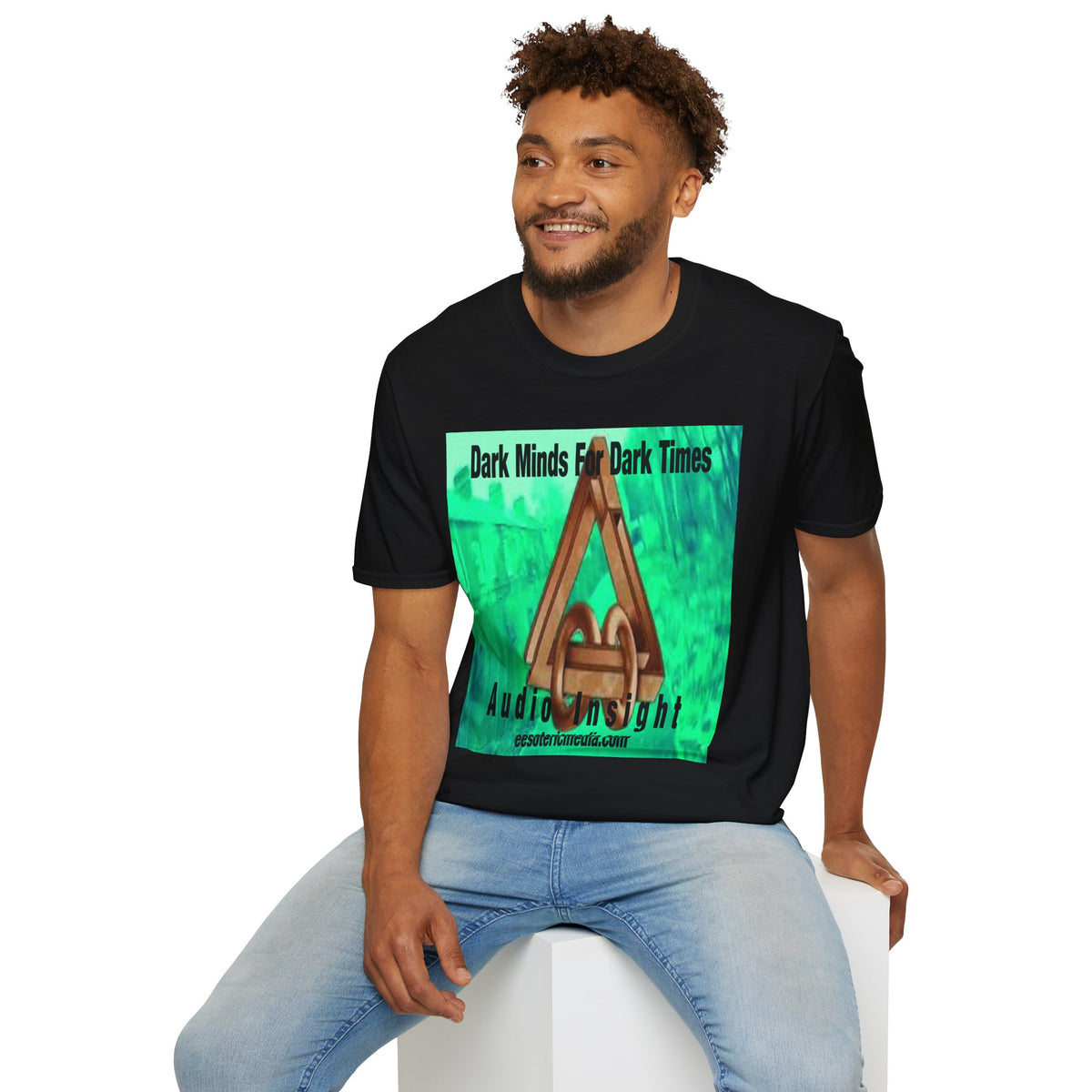 „Dark Minds For Dark Times“ (Audio Insight) Alien/Sci-Fi Symbol Softstyle Grafik-T-Shirt