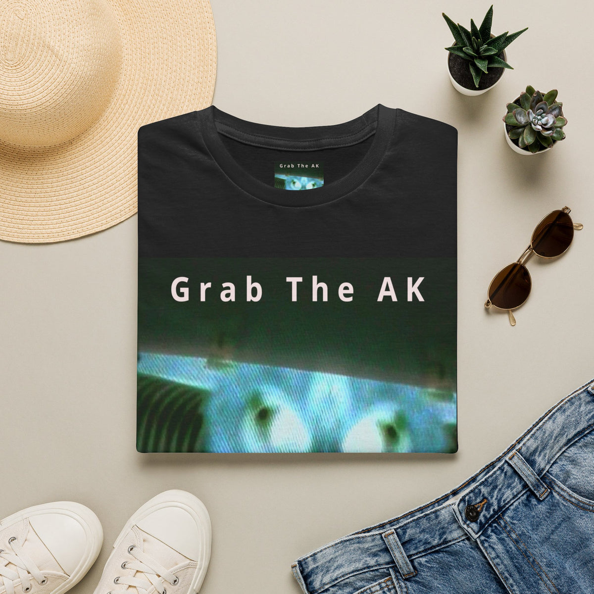 'Grab The AK' (Audio Insight) Camiseta Softstyle Gráfica de Ser Digital Surrealista Siniestra