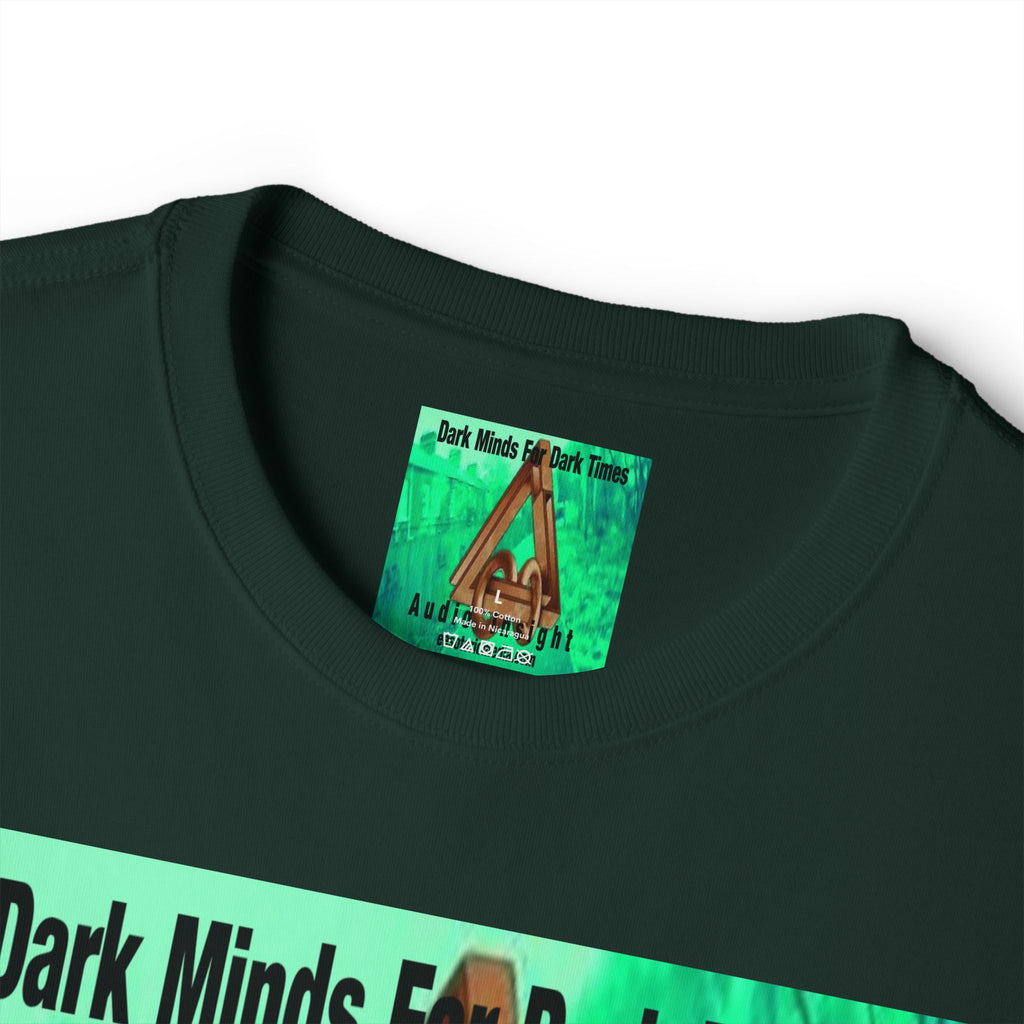 'Dark Minds For Dark Times' (Audio Insight) Camiseta Oversize de Corte Cuadrado Gráfica Surrealista de Símbolo de Ciencia Ficción