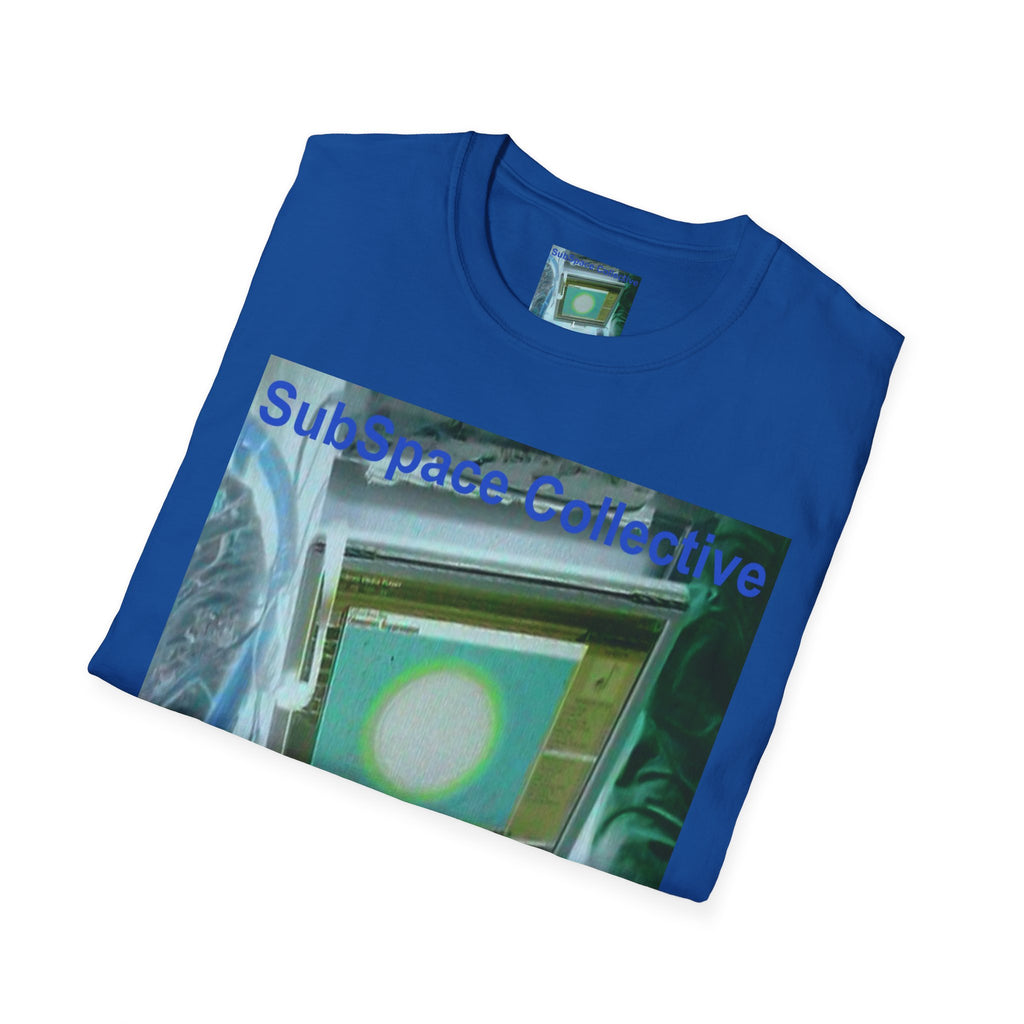 „Connecting To SubSpace" (SubSpace Collective) Softstyle Retro-Sci-Fi-T-Shirt