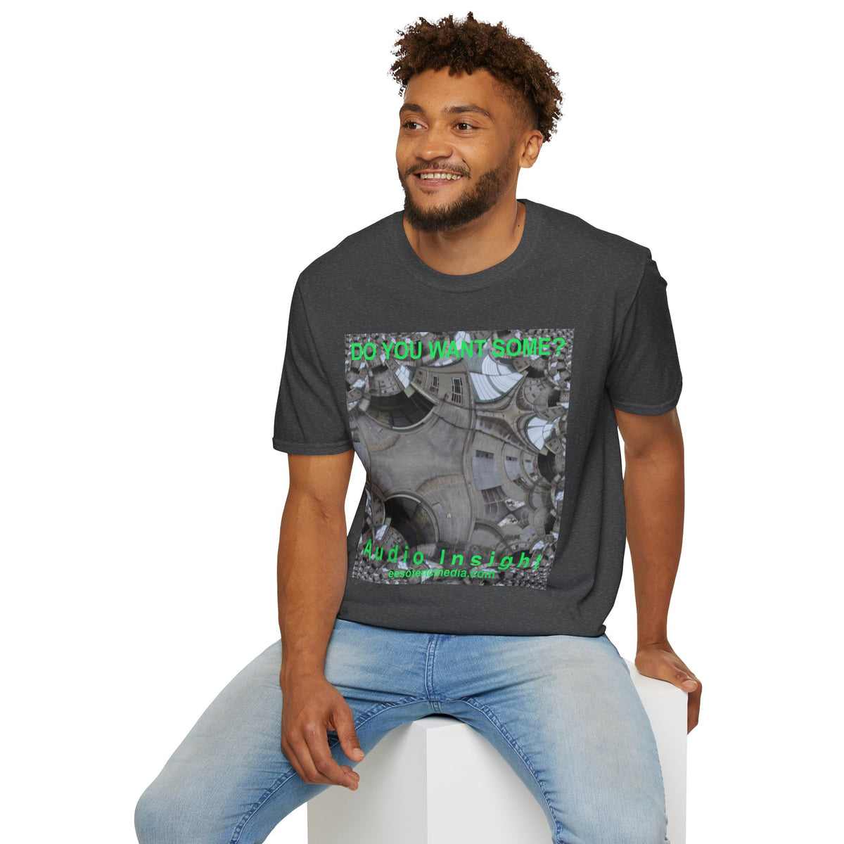 'Do You Want Some?' (Audio Insight) Camiseta Softstyle Gráfica de Arte Surrealista de Caleidoscopio